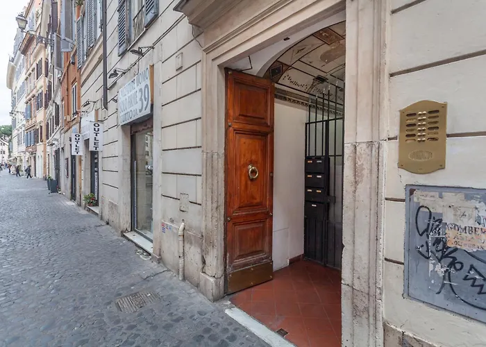 Palazzo Sant'elena דירה *